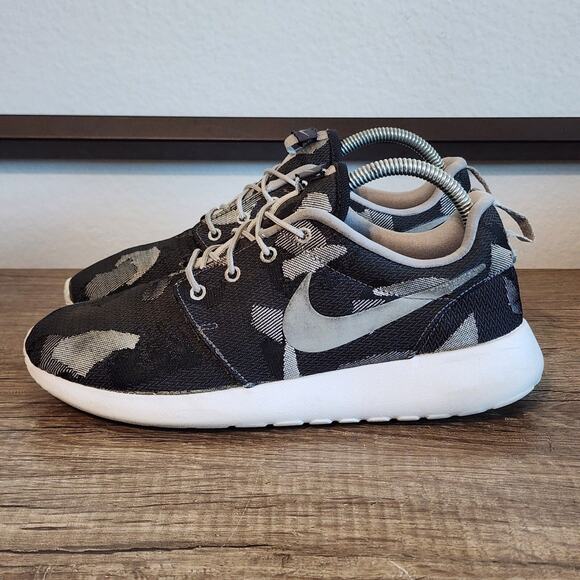 Nike Roshe One Jacquard Print (845009-001) Women's Running Shoes Size 8.5 Gray - Picture 1 of 8